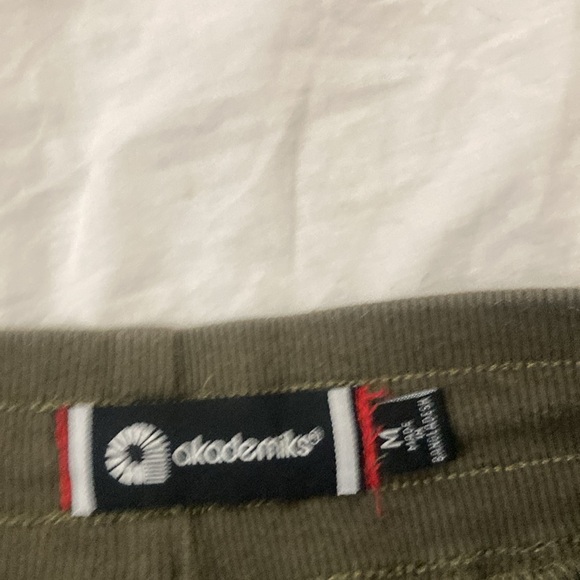 Akademiks Men’s Olive Green Shorts Medium.  Used. - Picture 3 of 5